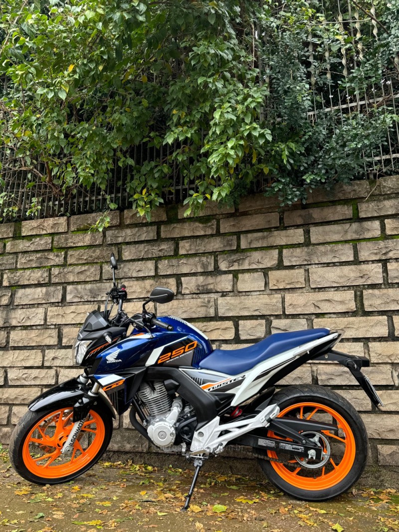 CB 250F TWISTER  - 2020 - LAJEADO