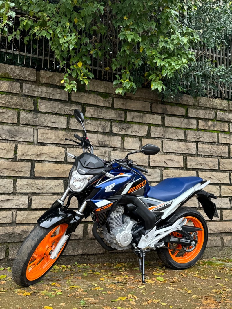 CB 250F TWISTER  - 2020 - LAJEADO