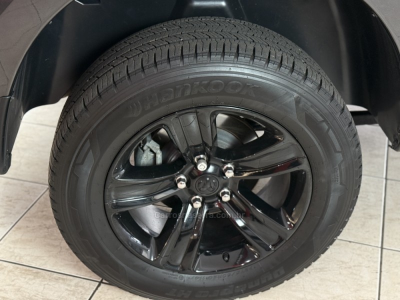 CLASSIC 5.7 V8 GASOLINA LARAMIE NIGHT EDITION CD 4X4 AUTOMÁTICO - 2023 - GUAPORé