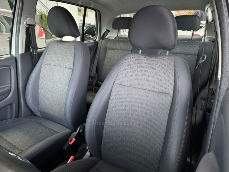 FOX 1.0 ITREND 8V FLEX 4P MANUAL - 2013 - SãO LEOPOLDO