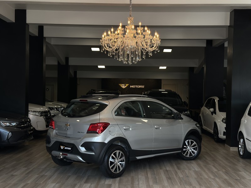 ONIX 1.4 MPFI ACTIV 8V FLEX 4P AUTOMÁTICO - 2018 - CAXIAS DO SUL