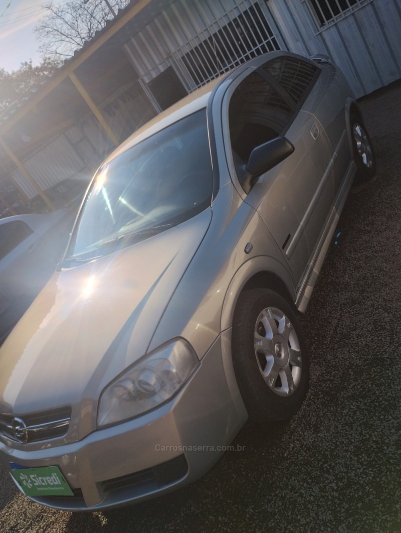 ASTRA 2.0 MPFI ADVANTAGE 8V FLEX 2P MANUAL - 2005 - SAPIRANGA