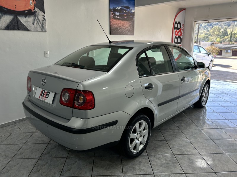 POLO 1.6 MI COMFORTLINE 8V FLEX 4P MANUAL - 2008 - NOVA PRATA