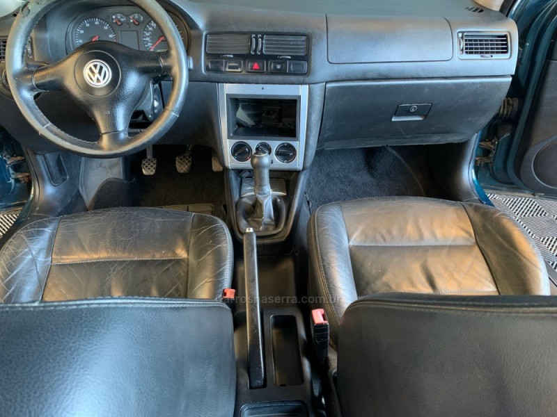 BORA 2.0 MI COMFORTLINE 8V 4P MANUAL - 2001 - CAXIAS DO SUL