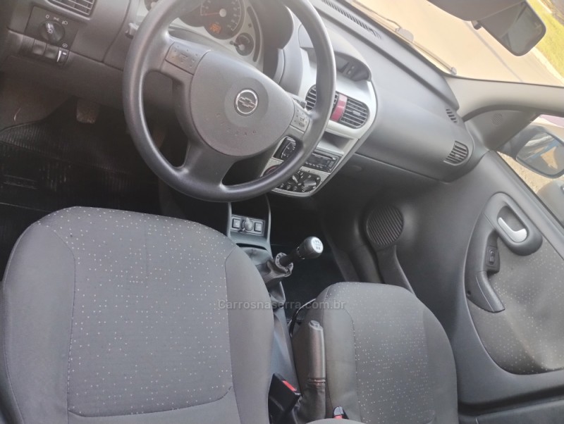 CORSA 1.4 MPFI PREMIUM 8V FLEX 4P MANUAL - 2012 - SAPIRANGA