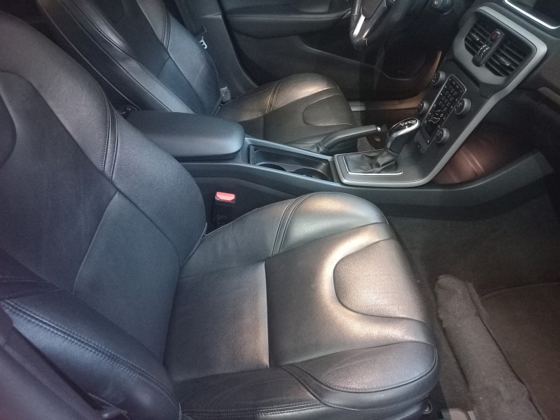 V40 2.0 T4 COMFORT TURBO GASOLINA 4P AUTOMÁTICO - 2015 - BENTO GONçALVES
