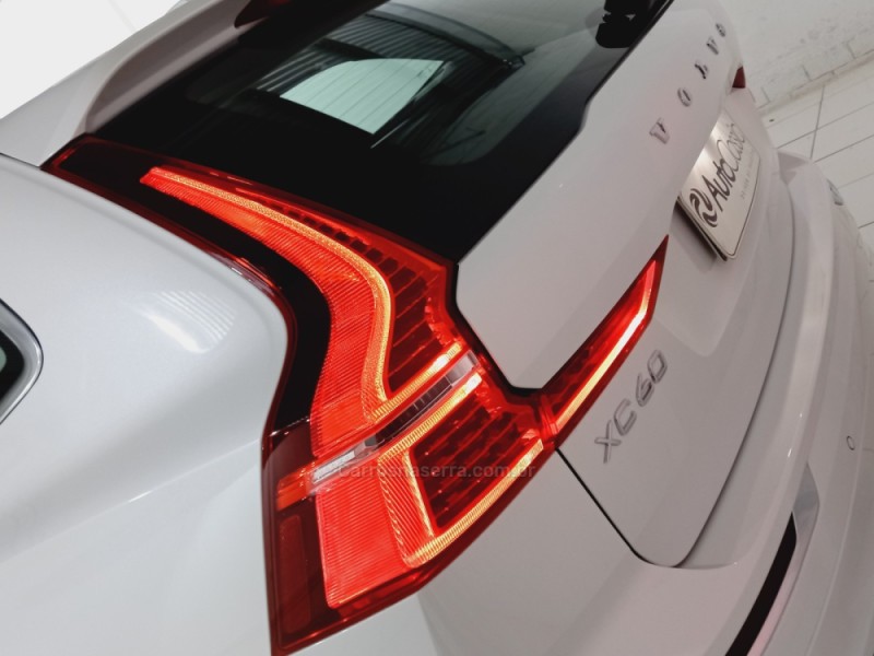 XC60 2.0 T8 INSCRIPTION 4P HYBRID AUTOMÁTICO - 2021 - PORTO ALEGRE