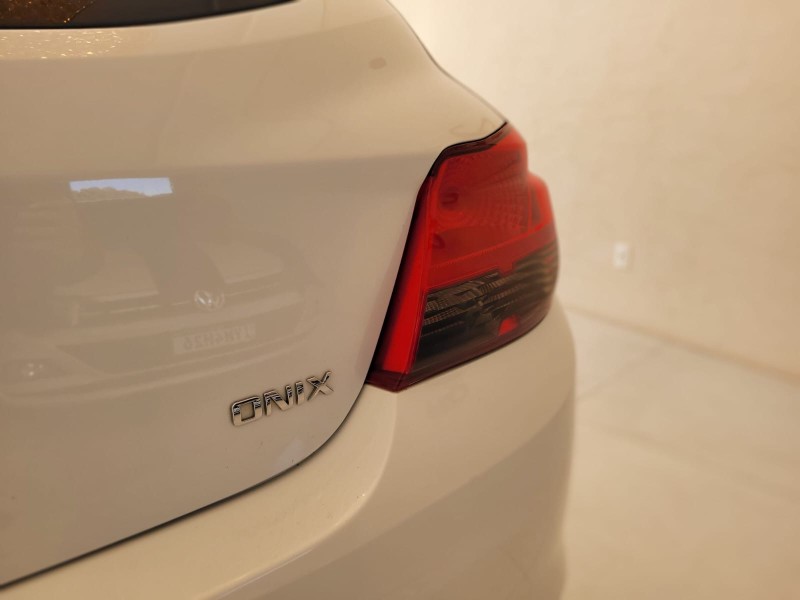 ONIX 1.0 MPFI LS 8V FLEX 4P MANUAL - 2015 - CANELA