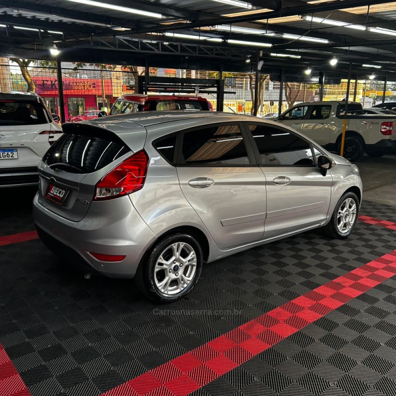FIESTA 1.6 SE HATCH 16V FLEX 4P AUTOMÁTICO - 2014 - PASSO FUNDO