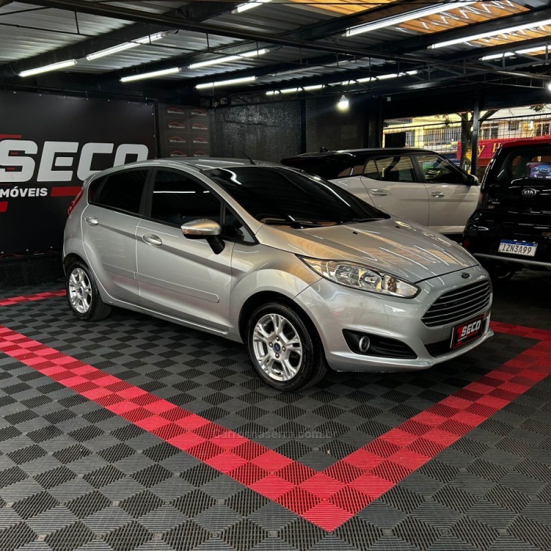 FIESTA 1.6 SE HATCH 16V FLEX 4P AUTOMÁTICO - 2014 - PASSO FUNDO