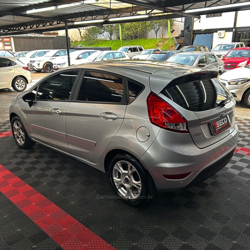 FIESTA 1.6 SE HATCH 16V FLEX 4P AUTOMÁTICO - 2014 - PASSO FUNDO