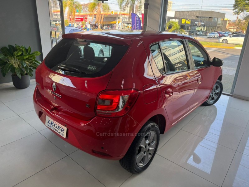 SANDERO 1.6 EXPRESSION 8V FLEX 4P MANUAL - 2017 - SãO LEOPOLDO