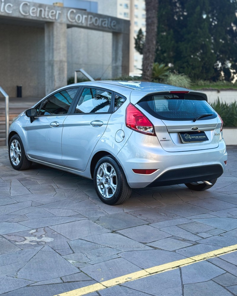 FIESTA 1.6 SE HATCH 16V FLEX 4P AUTOMÁTICO - 2015 - NOVO HAMBURGO