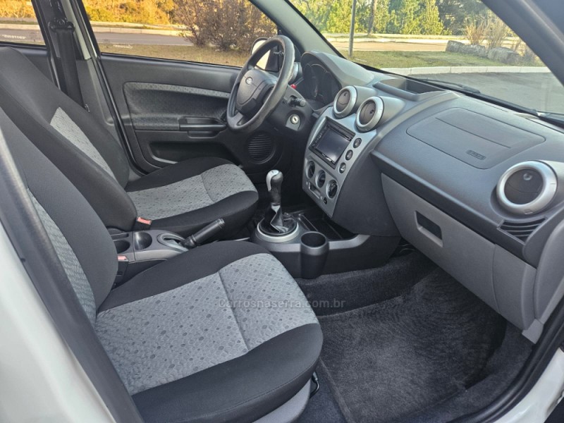 FIESTA 1.6 ROCAM SE PLUS 8V FLEX 4P MANUAL - 2014 - VERANóPOLIS