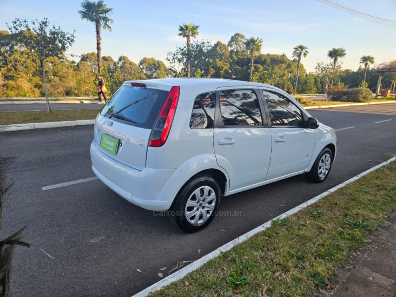 FIESTA 1.6 ROCAM SE PLUS 8V FLEX 4P MANUAL - 2014 - VERANóPOLIS