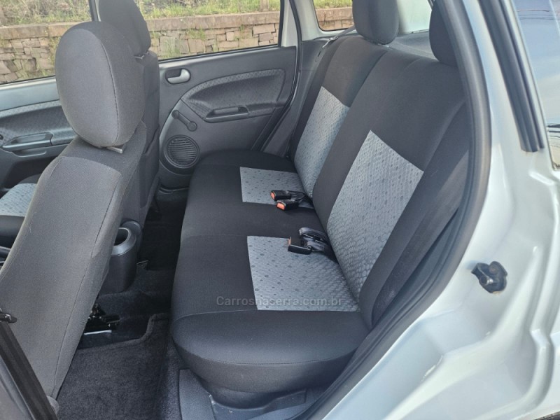 FIESTA 1.6 ROCAM SE PLUS 8V FLEX 4P MANUAL - 2014 - VERANóPOLIS