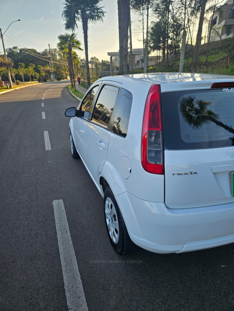 FIESTA 1.6 ROCAM SE PLUS 8V FLEX 4P MANUAL - 2014 - VERANóPOLIS
