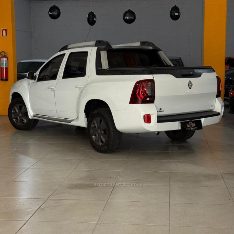 DUSTER OROCH 2.0 16V FLEX DYNAMIQUE 4P MANUAL - 2016 - SAPUCAIA DO SUL