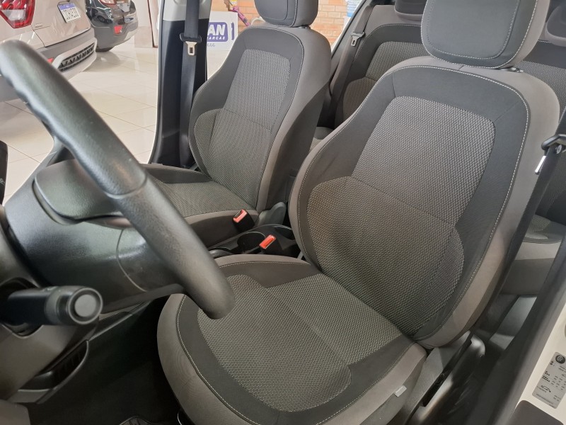 PRISMA 1.4 MPFI LTZ 8V FLEX 4P MANUAL - 2016 - FARROUPILHA