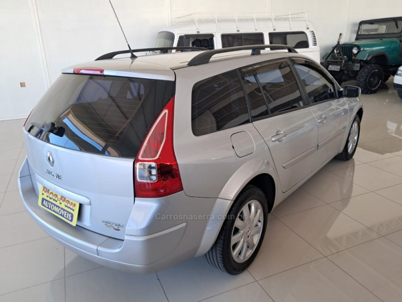 MÉGANE 1.6 DYNAMIQUE GRAND TOUR 16V FLEX 4P MANUAL - 2010 - NOVA PETRóPOLIS