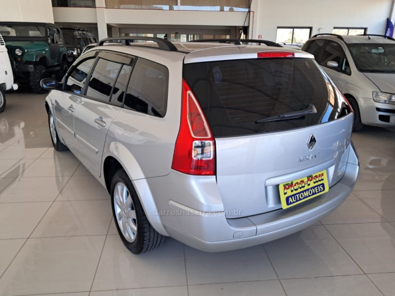 MÉGANE 1.6 DYNAMIQUE GRAND TOUR 16V FLEX 4P MANUAL - 2010 - NOVA PETRóPOLIS