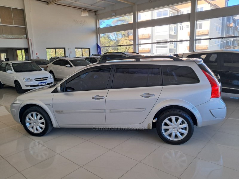 MÉGANE 1.6 DYNAMIQUE GRAND TOUR 16V FLEX 4P MANUAL - 2010 - NOVA PETRóPOLIS