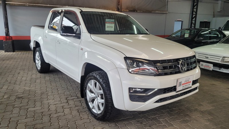 AMAROK 3.0 V6 TDI HIGHLINE CD DIESEL 4MOTION AUTOMÁTICO - 2019 - GARIBALDI