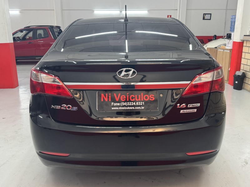 HB20S 1.6 COMFORT PLUS 16V FLEX 4P AUTOMÁTICO - 2015 - CAXIAS DO SUL