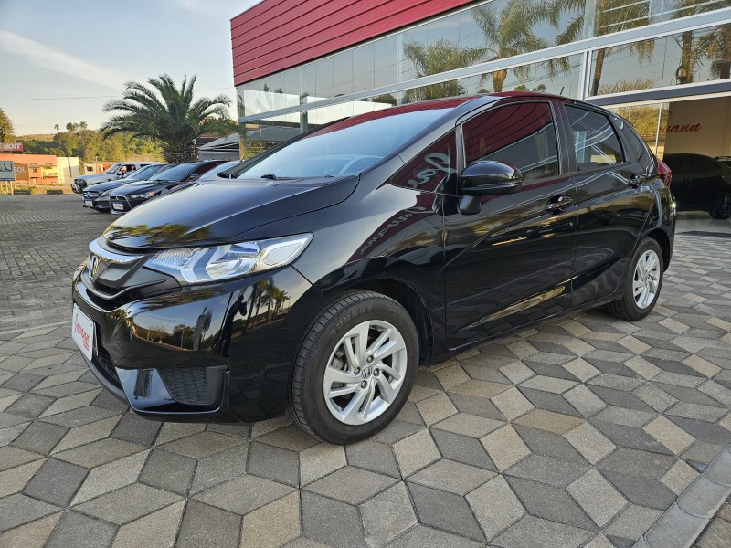 FIT 1.5 LX 16V FLEX 4P MANUAL - 2017 - BOM PRINCíPIO