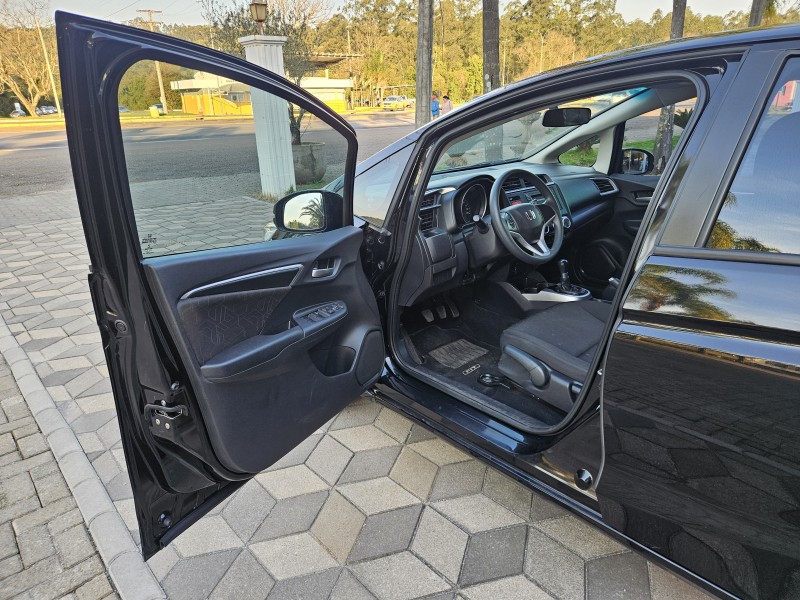 FIT 1.5 LX 16V FLEX 4P MANUAL - 2017 - BOM PRINCíPIO