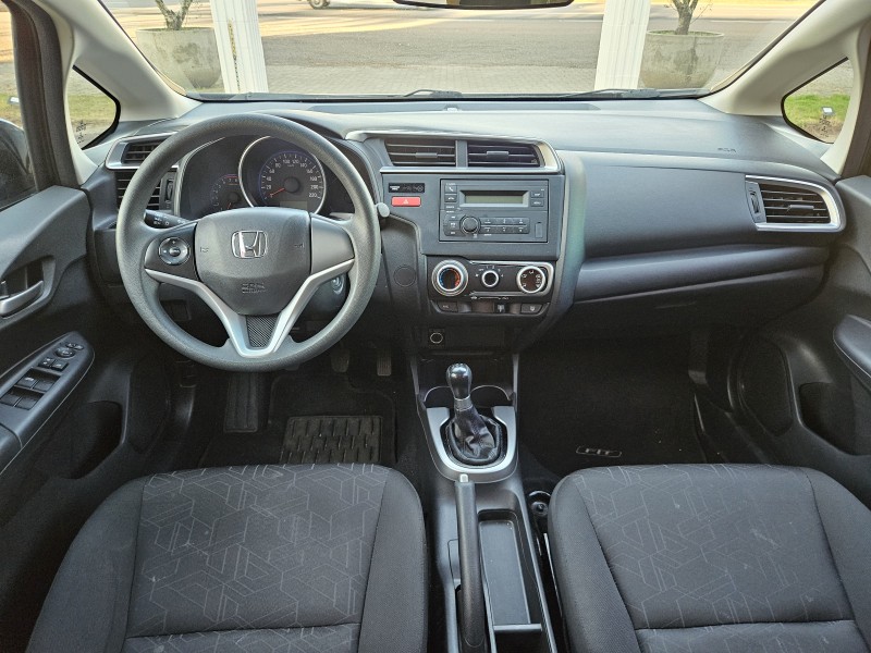 FIT 1.5 LX 16V FLEX 4P MANUAL - 2017 - BOM PRINCíPIO