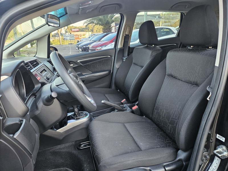FIT 1.5 LX 16V FLEX 4P MANUAL - 2017 - BOM PRINCíPIO