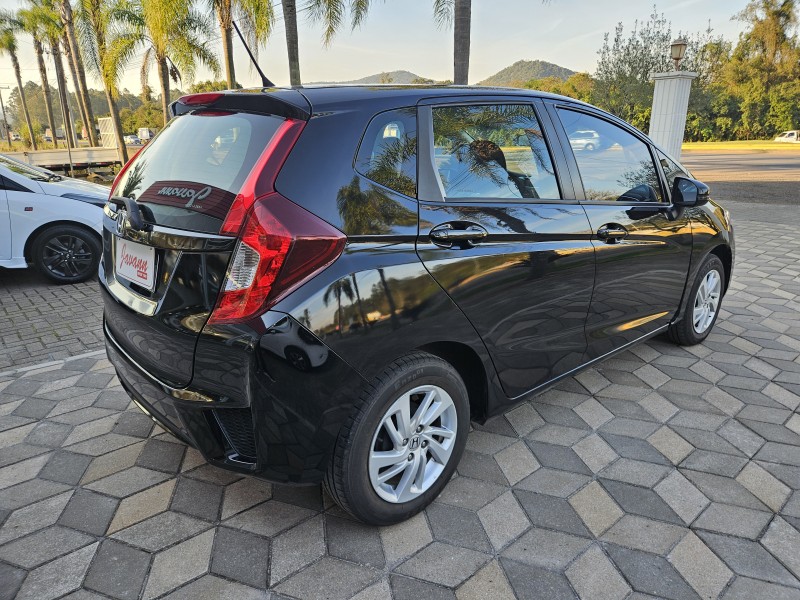 FIT 1.5 LX 16V FLEX 4P MANUAL - 2017 - BOM PRINCíPIO