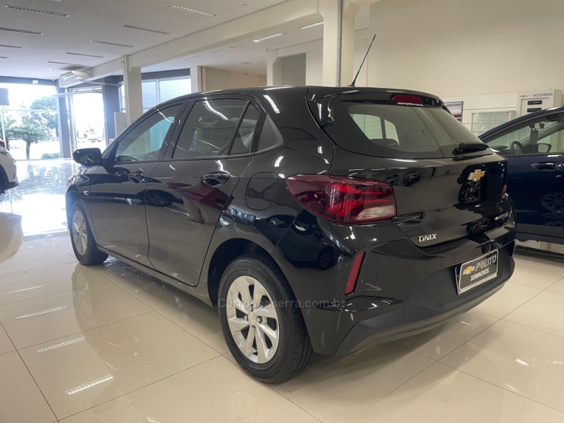 ONIX 1.0 LT 12V TURBO FLEX 4P MANUAL - 2023 - VERANóPOLIS