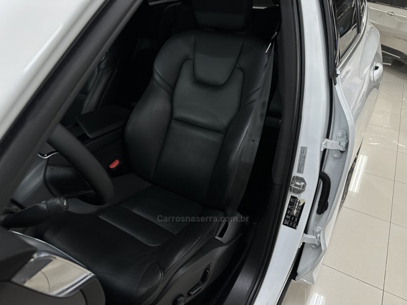 XC60 2.0 T5 MOMENTUM GASOLINA 4P AUTOMÁTICO - 2020 - CHARQUEADAS