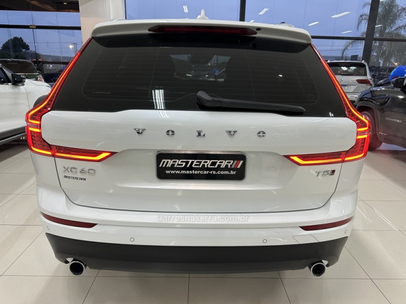 XC60 2.0 T5 MOMENTUM GASOLINA 4P AUTOMÁTICO - 2020 - CHARQUEADAS