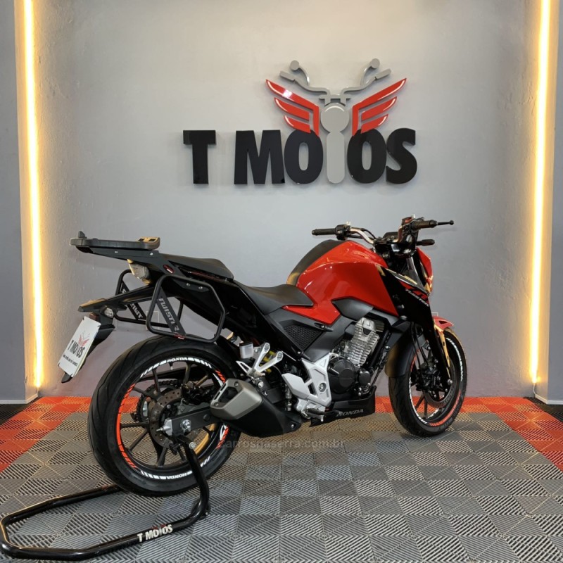 CB 300F TWISTER CBS - 2024 - PORTãO