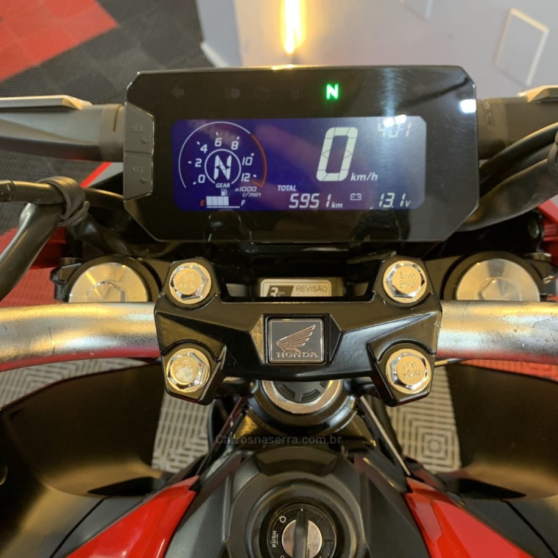 CB 300F TWISTER CBS - 2024 - PORTãO