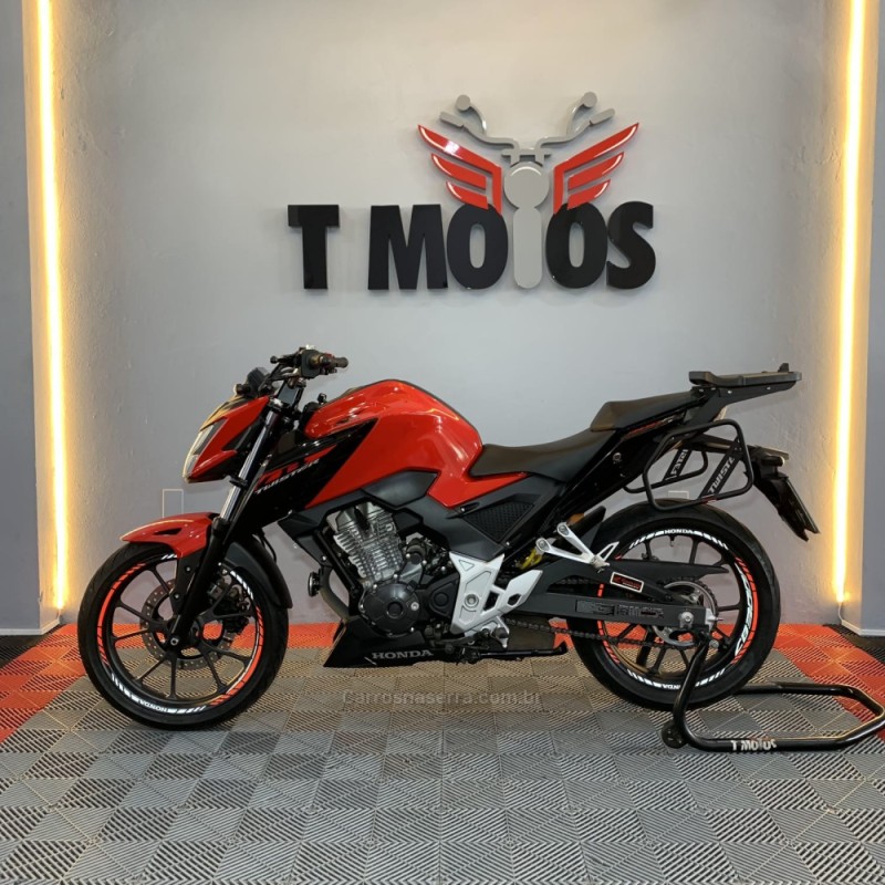 CB 300F TWISTER CBS - 2024 - PORTãO