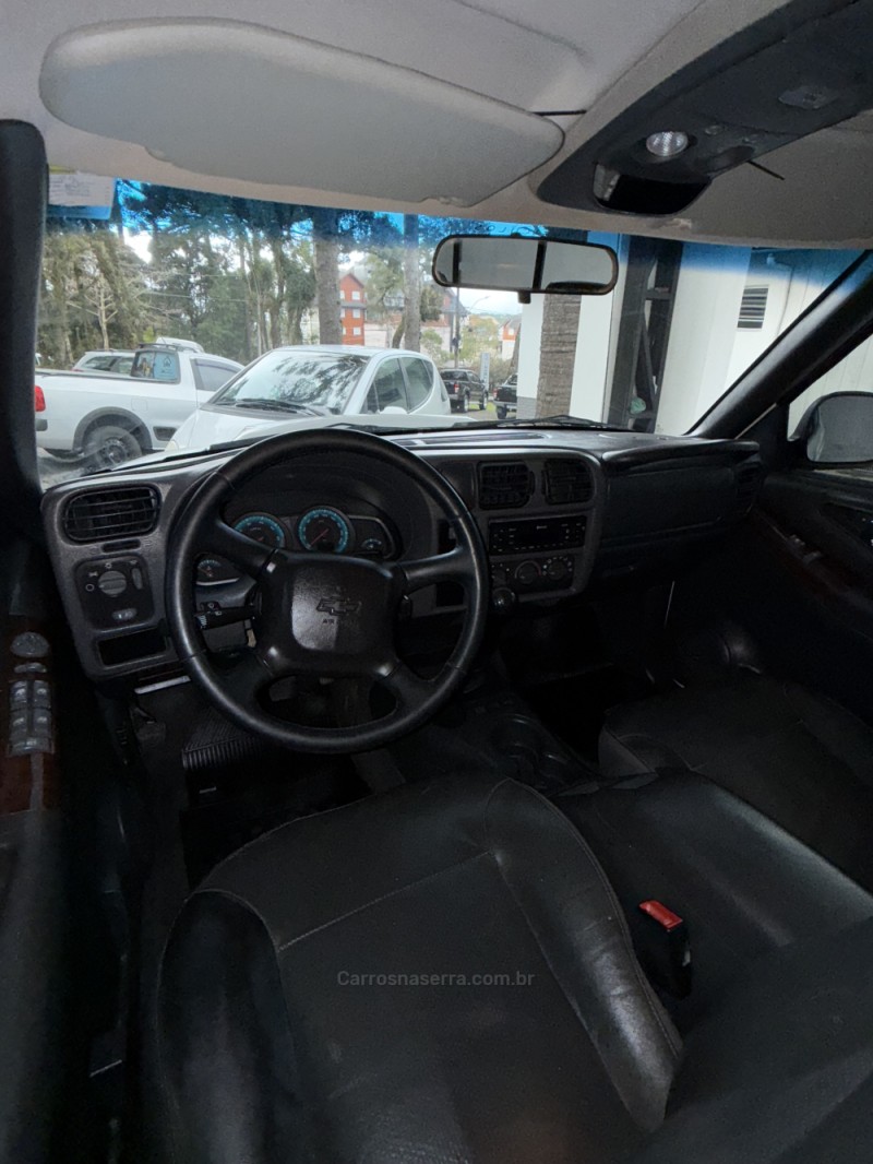 S10 2.4 MPFI EXECUTIVE 4X2 CD 8V FLEX 4P MANUAL - 2011 - CANELA