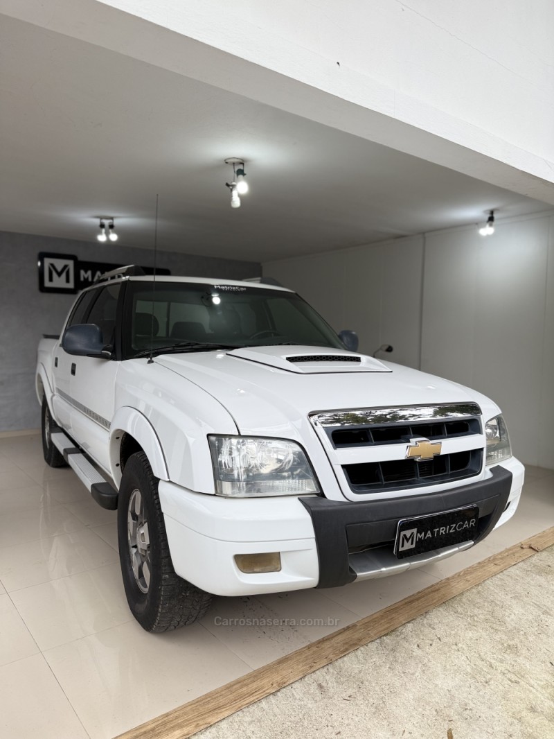 S10 2.4 MPFI EXECUTIVE 4X2 CD 8V FLEX 4P MANUAL - 2011 - CANELA