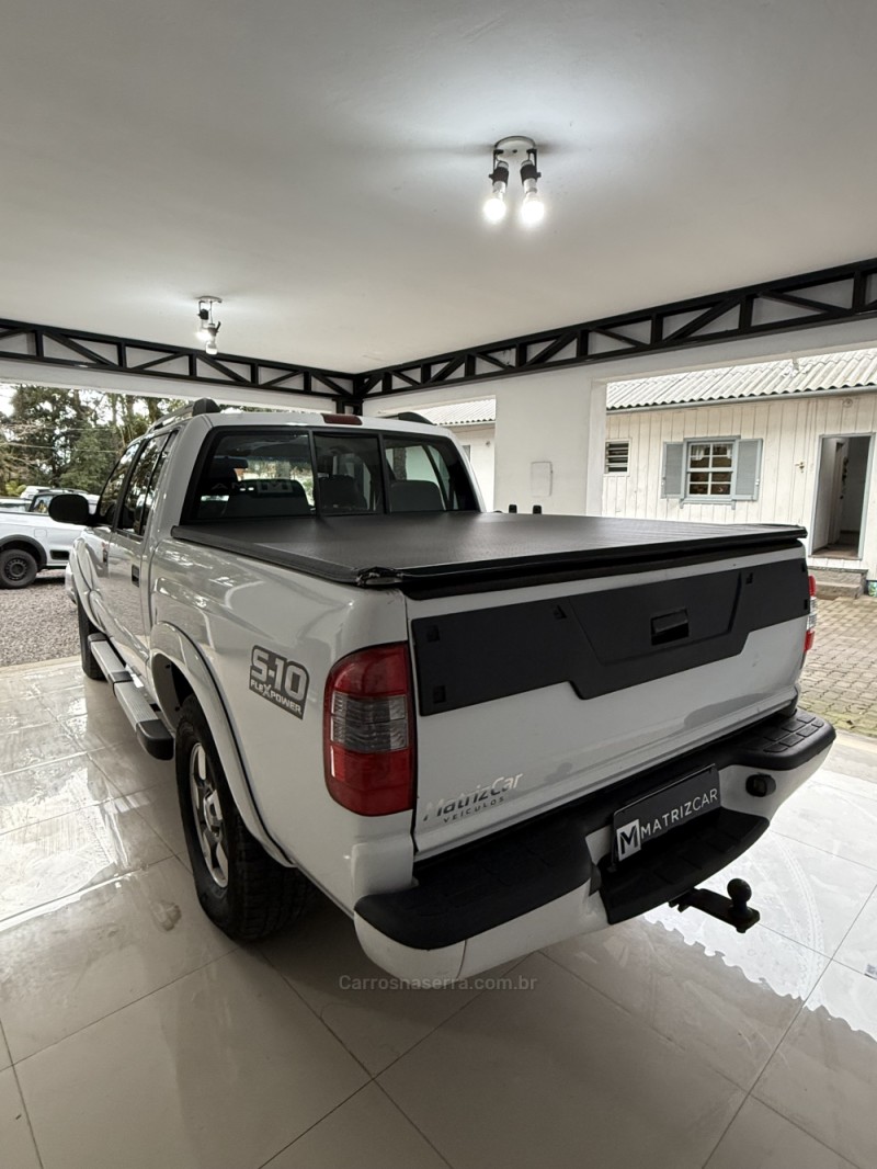 S10 2.4 MPFI EXECUTIVE 4X2 CD 8V FLEX 4P MANUAL - 2011 - CANELA
