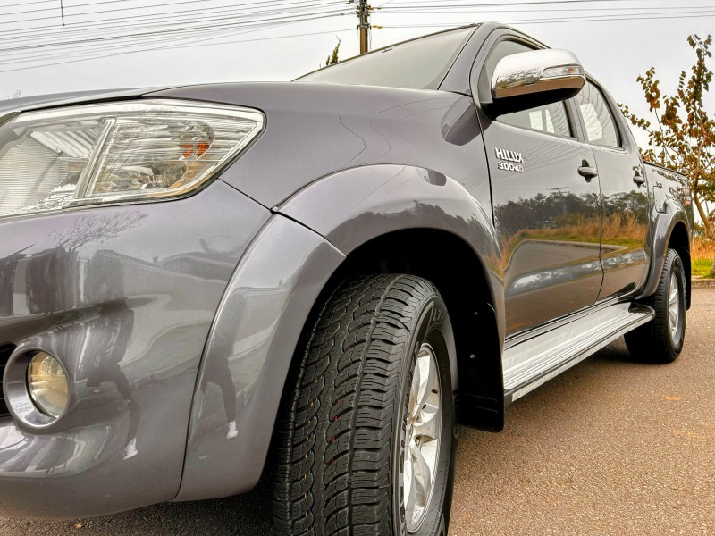 HILUX 3.0 SRV 4X4 CD 16V TURBO INTERCOOLER DIESEL 4P AUTOMÁTICO - 2012 - BENTO GONçALVES