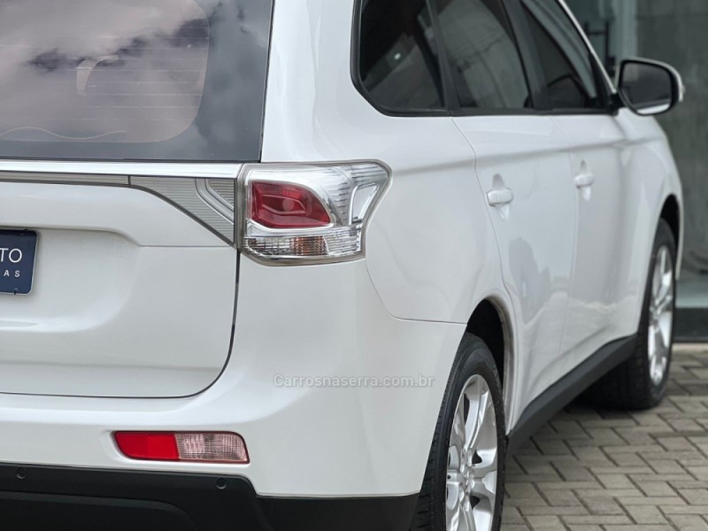 OUTLANDER 2.0 16V GASOLINA 4P AUTOMÁTICO - 2015 - ESTâNCIA VELHA