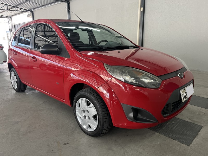 FIESTA 1.0 ROCAM SE 8V FLEX 4P MANUAL - 2014 - CAXIAS DO SUL