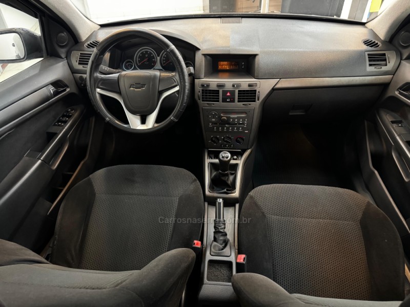 VECTRA 2.0 SFI GT HATCH 8V FLEX 4P MANUAL - 2009 - BOM RETIRO DO SUL