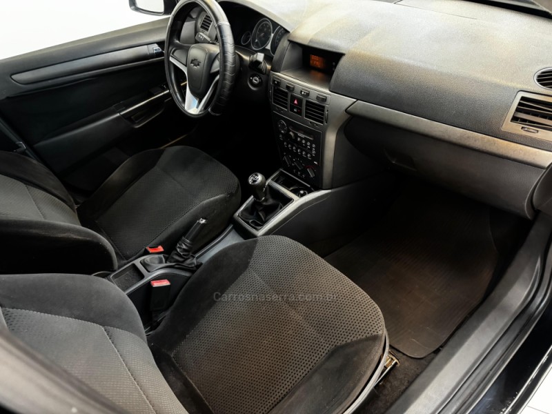 VECTRA 2.0 SFI GT HATCH 8V FLEX 4P MANUAL - 2009 - BOM RETIRO DO SUL