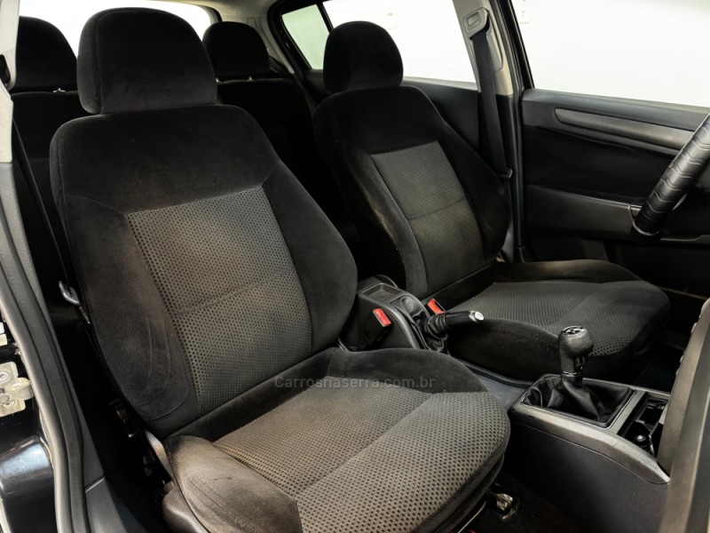 VECTRA 2.0 SFI GT HATCH 8V FLEX 4P MANUAL - 2009 - BOM RETIRO DO SUL