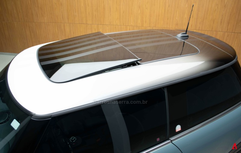 COOPER S E MULTITONE EDITION 184CV ELÉTRICO 2P AUTOMÁTICO - 2023 - GARIBALDI