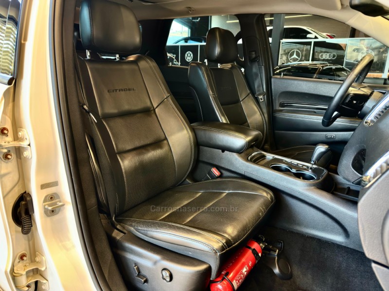 DURANGO 3.6 4X4 CITADEL V6 GASOLINA 4P AUTOMÁTICO - 2013 - CAXIAS DO SUL